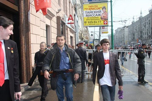 s_avtomatom_v_moskve_5