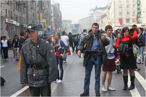 s_avtomatom_v_moskve_7